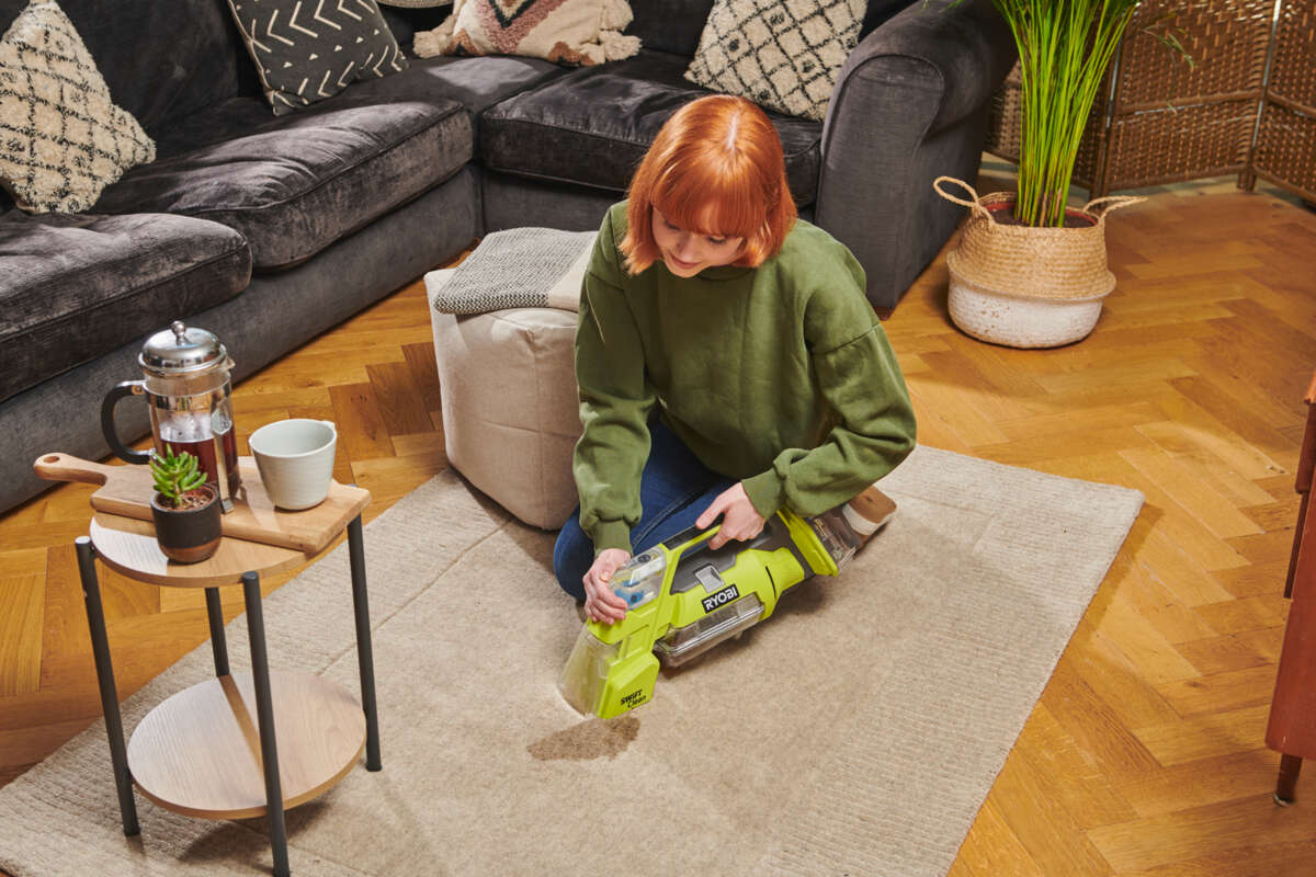 Ryobi RDC18-1C20G Swift Clean flekkrenser m/batteri