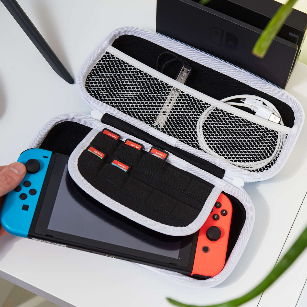 numskull® Official Sonic the Hedgehog Character Design Nintendo Switch™ Case