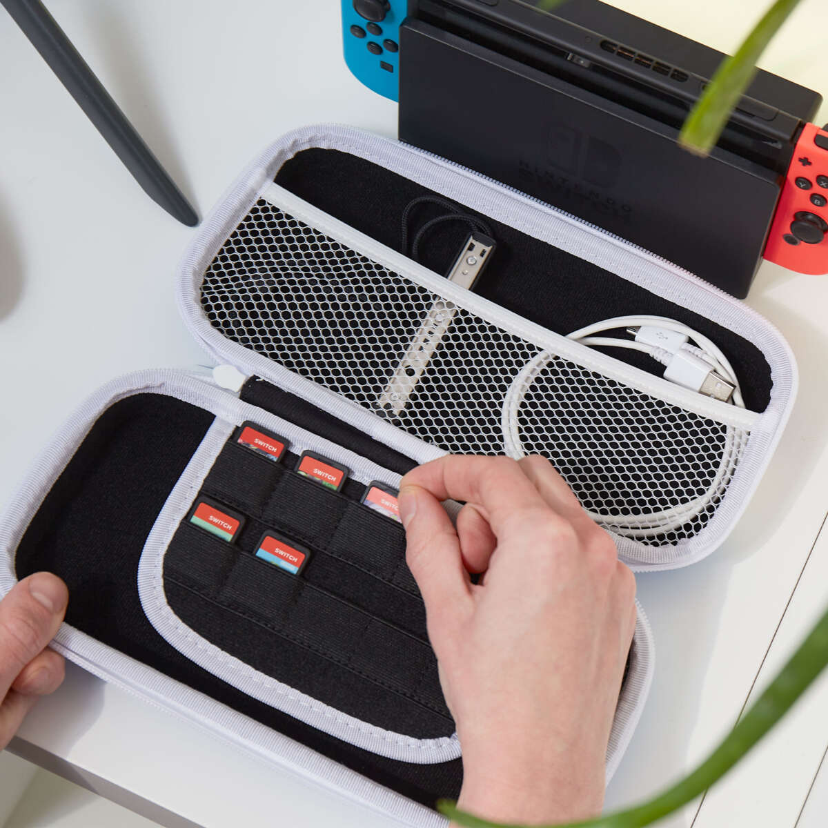 numskull® Official Sonic the Hedgehog Character Design Nintendo Switch™ Case