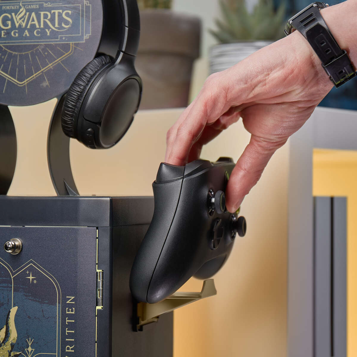 numskull® Official Hogwarts Legacy Gaming Locker