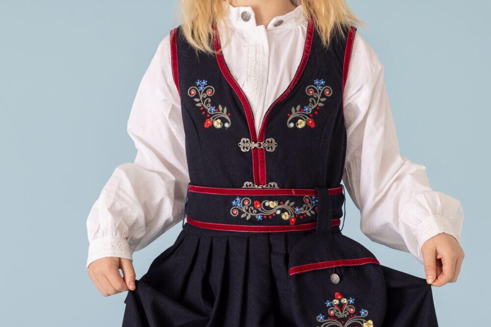 Alma festdrakt junior