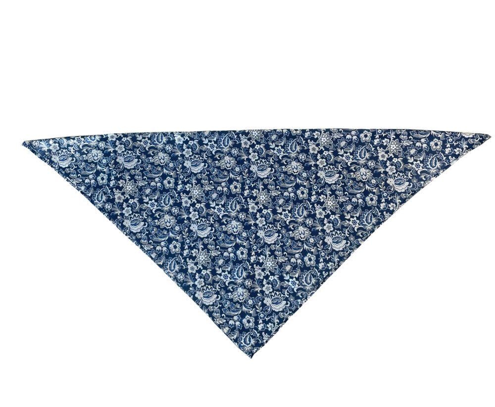 Vevet skjerf til festdrakt