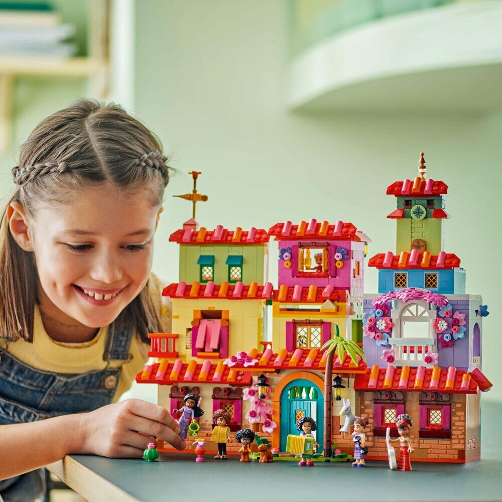 LEGO® ǀ Disney Encanto Familien Madrigals magiske hus 43245