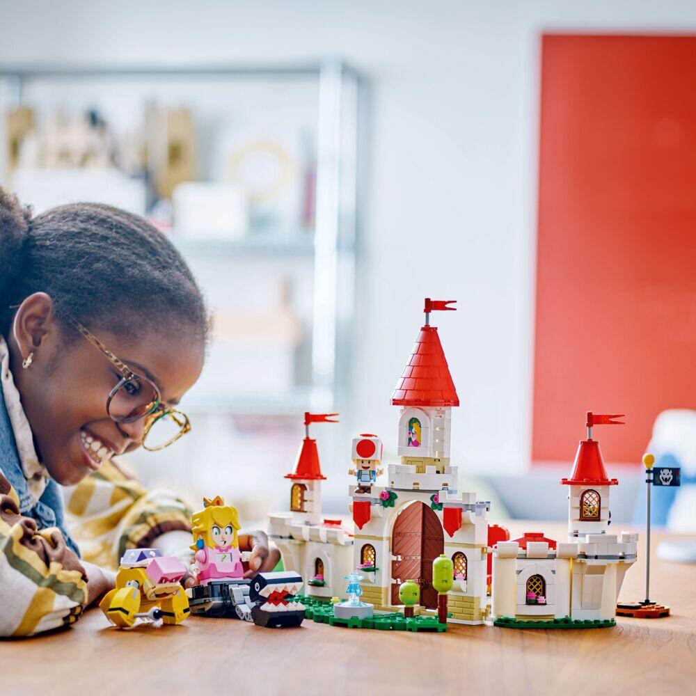 LEGO® Super Mario™ Kjemp mot Roy ved slottet til Peach 71435