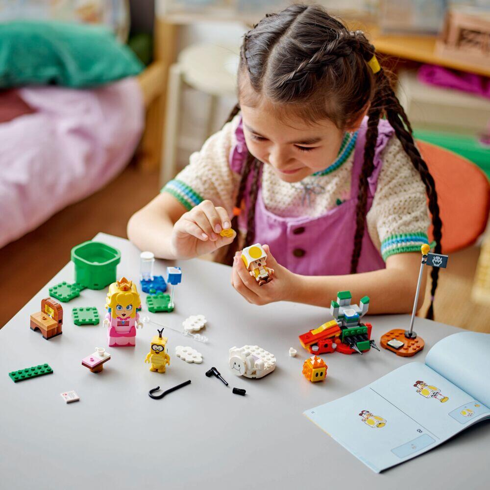LEGO® Super Mario™ På eventyr med interaktive LEGO® Peach™ 71441