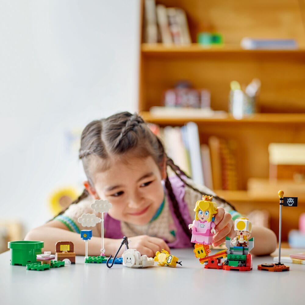 LEGO® Super Mario™ På eventyr med interaktive LEGO® Peach™ 71441