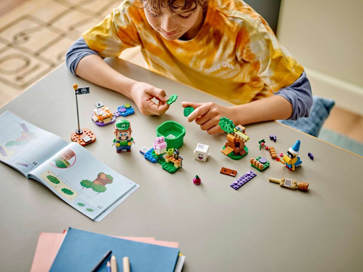 LEGO® Super Mario™ På eventyr med interaktive LEGO® Luigi™