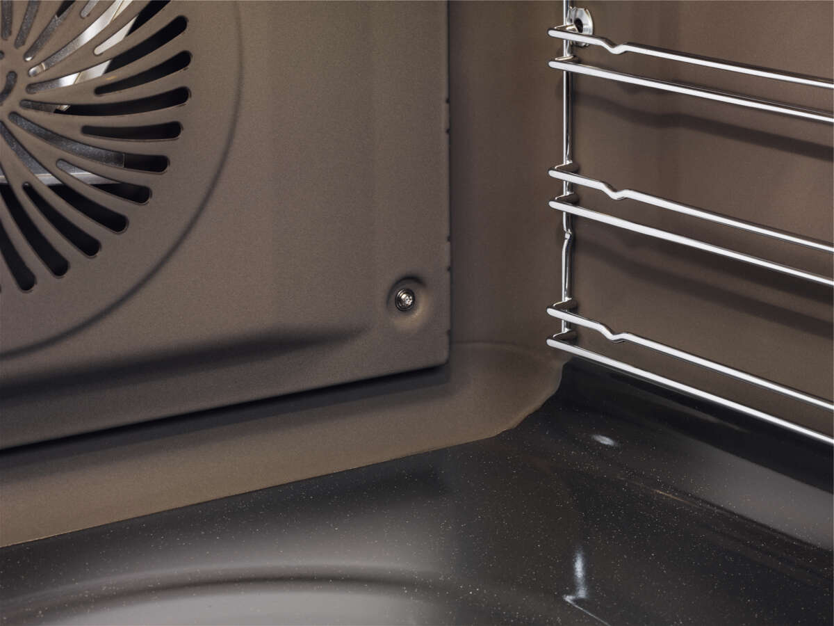 Electrolux SurroundCook LKI64404NW komfyr