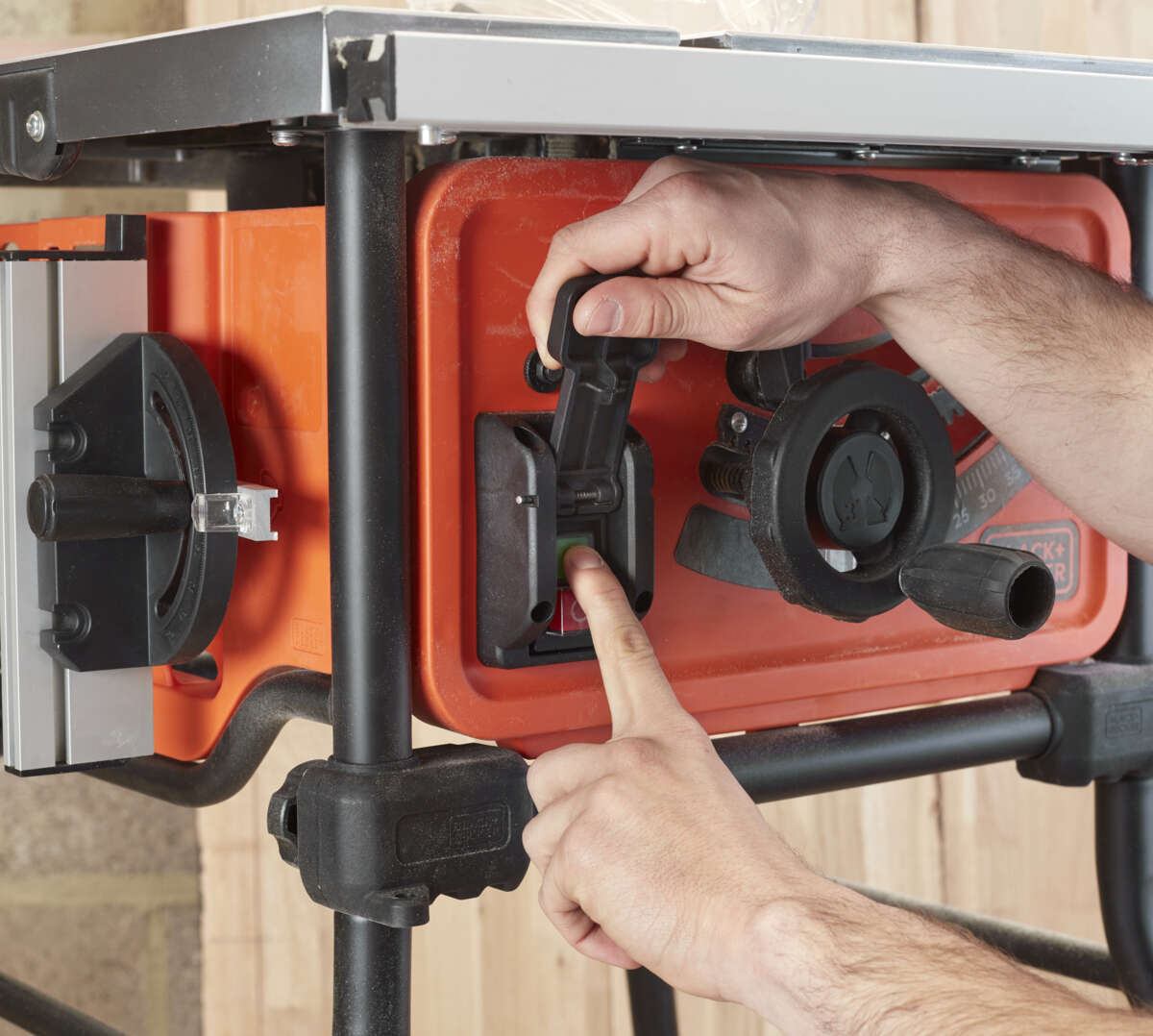 Black+Decker BES720-QS 1800W bordsag