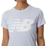 Produkt miniatyrebild New Balance Classic Flying NB Graphic t-shirt dame