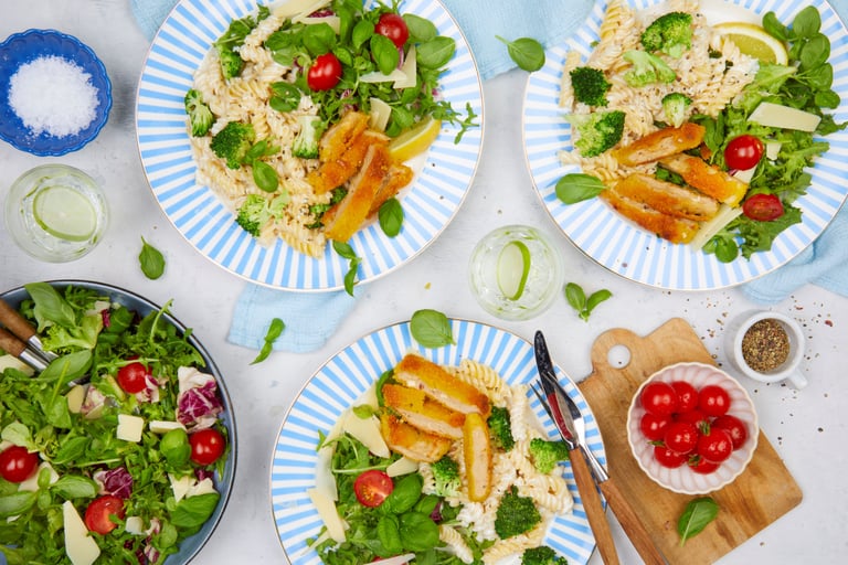 Ostepanetter med brokkoli-pastasalat