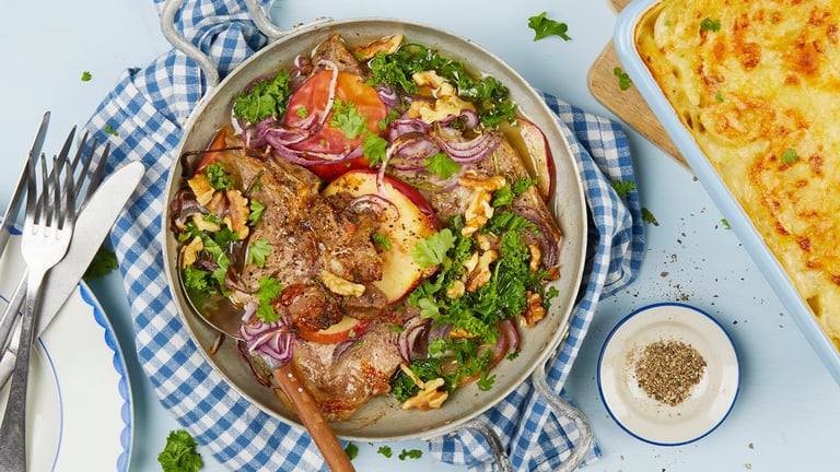 One pan porkchops med eple og fløtepoteter