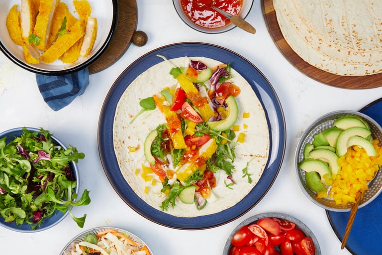 Wrap med ostepanetter, sweet chili og frisk salat