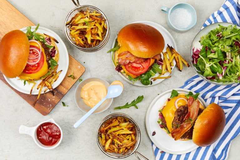 Smashburger med sprø potetfries