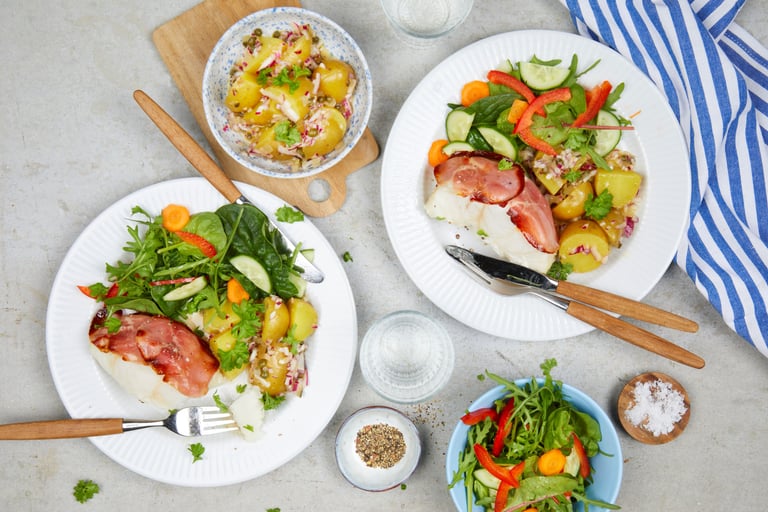 Steinbit med spekeskinke og potetsalat
