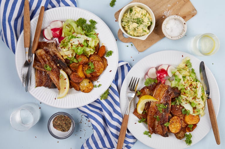 Grillribbe med krydret nykål og potetskiver