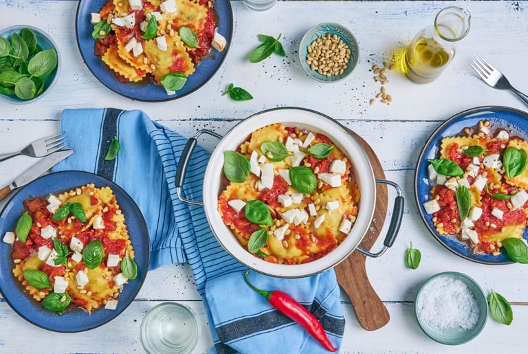 Ravioli med arrabiatasaus