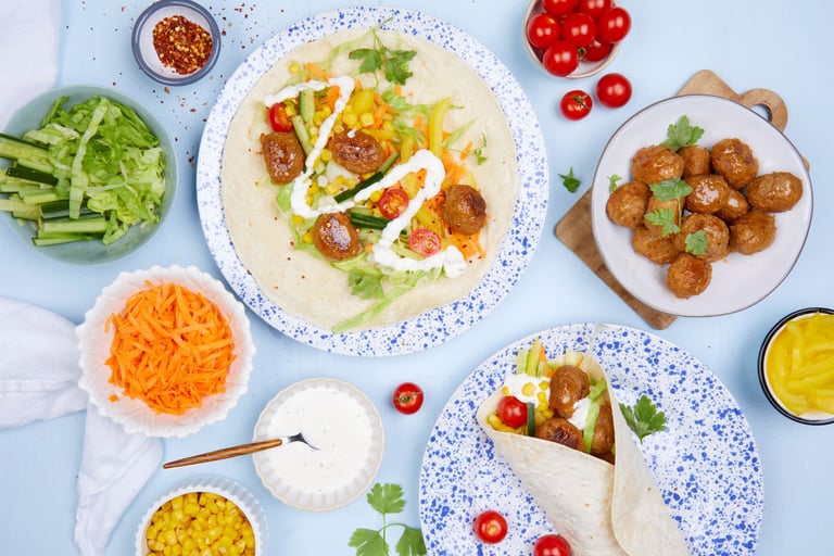 Wraps med kjøttboller og sprø grønnsaker