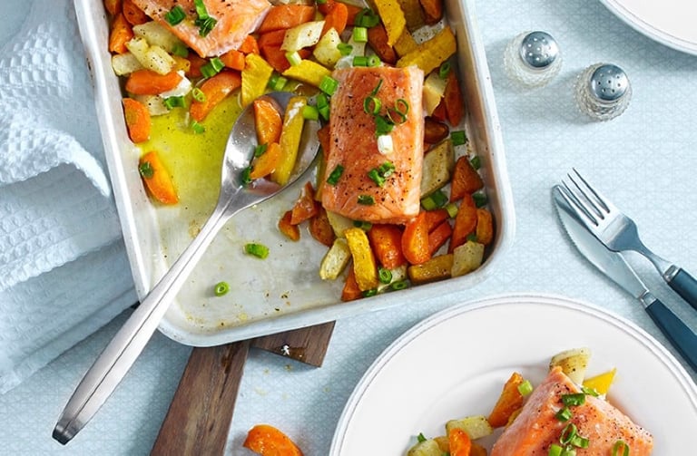 Ovnsstekt laks med rotgrønnsaker og potetmos