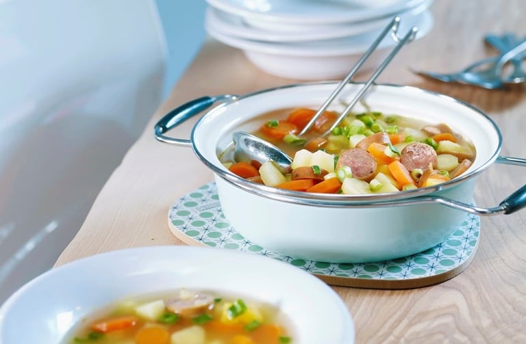 Grønnsakssuppe med pølse