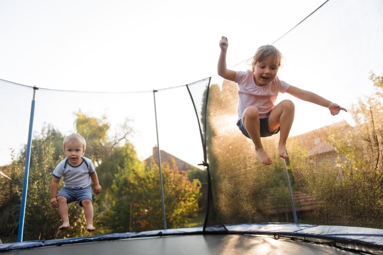 Alt du trenger til trampolinesesongen finner du hos Obs