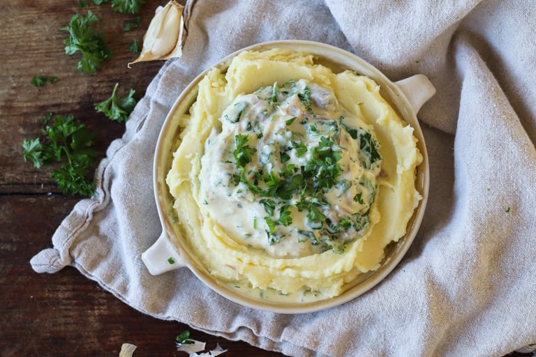 Pinnekjøttrester med potetmos og créme frâiche