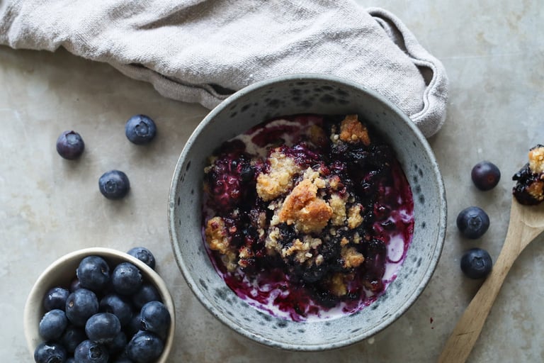 Blåbærpai med crumble