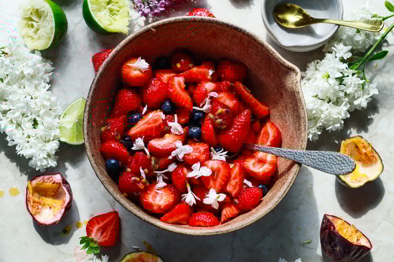 Bærsalat med lime og honningdressing