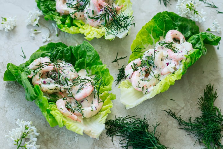 Reker i aioli og hjertesalat