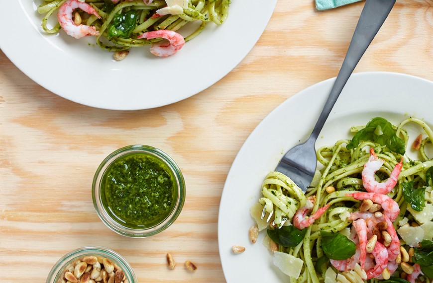 Oppskrift på spagetti med reker og pesto | Obs.no