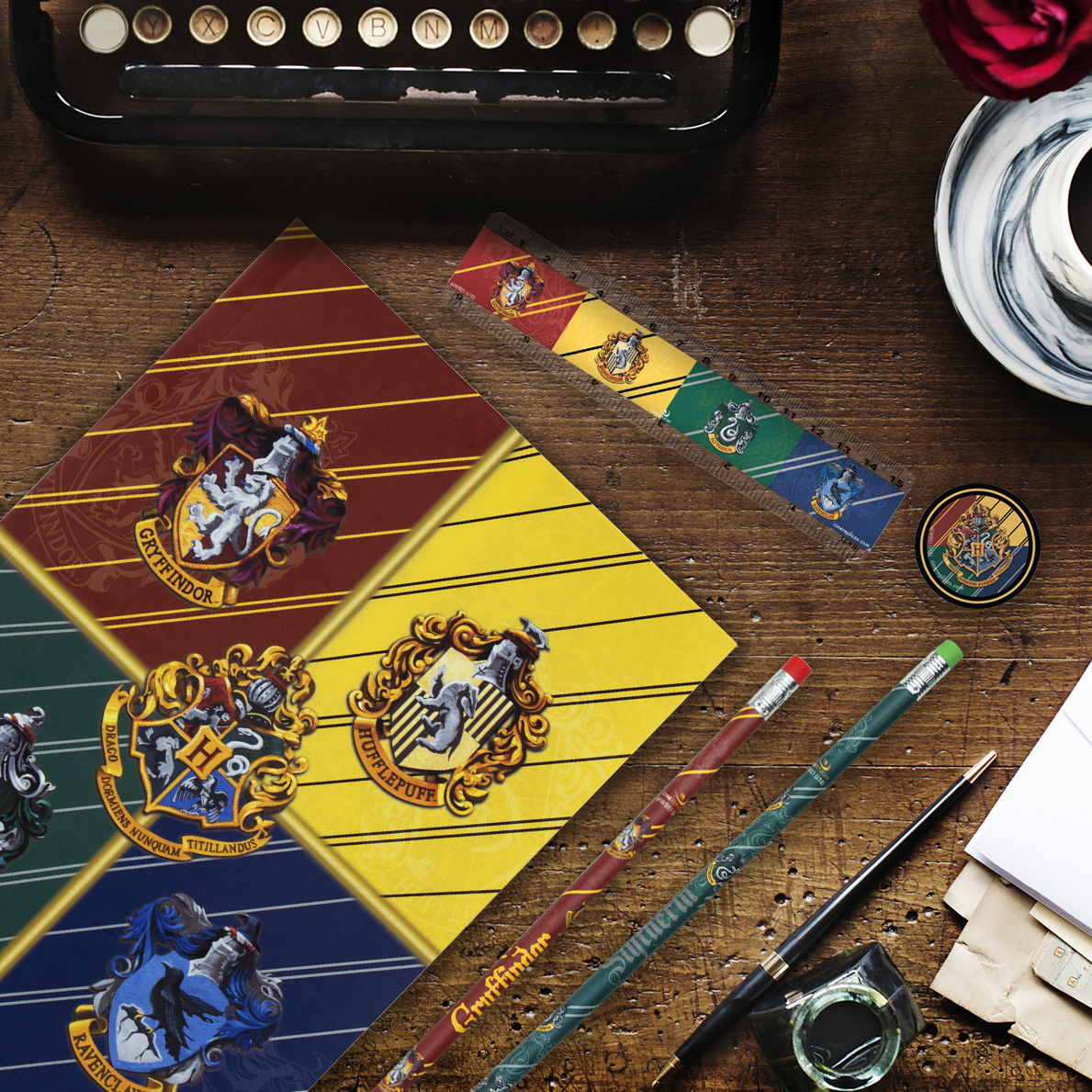 Produkt miniatyrebild Harry Potter™ Galtvort skrivesett