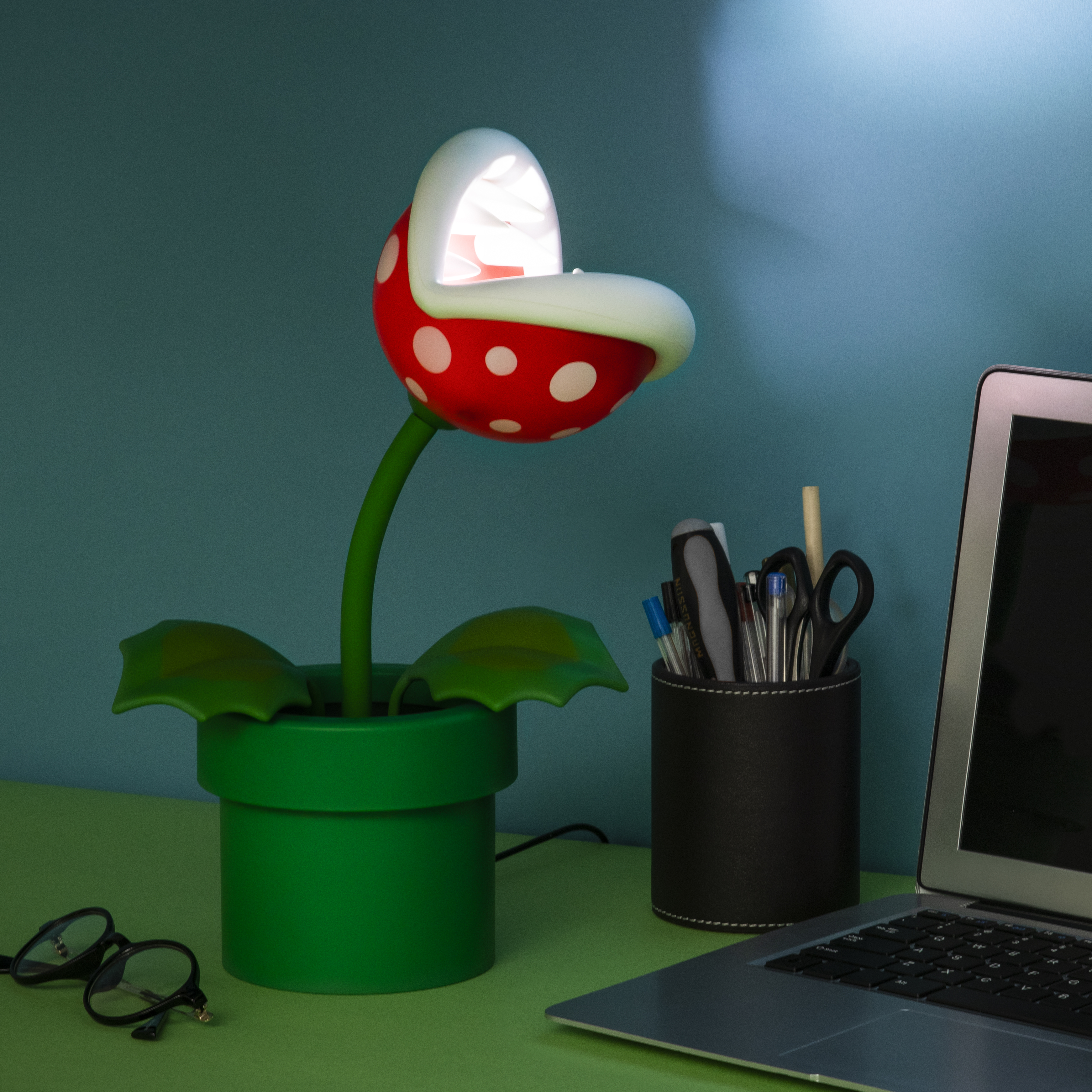 Produkt miniatyrebild Super Mario™ Piranha plante med lys