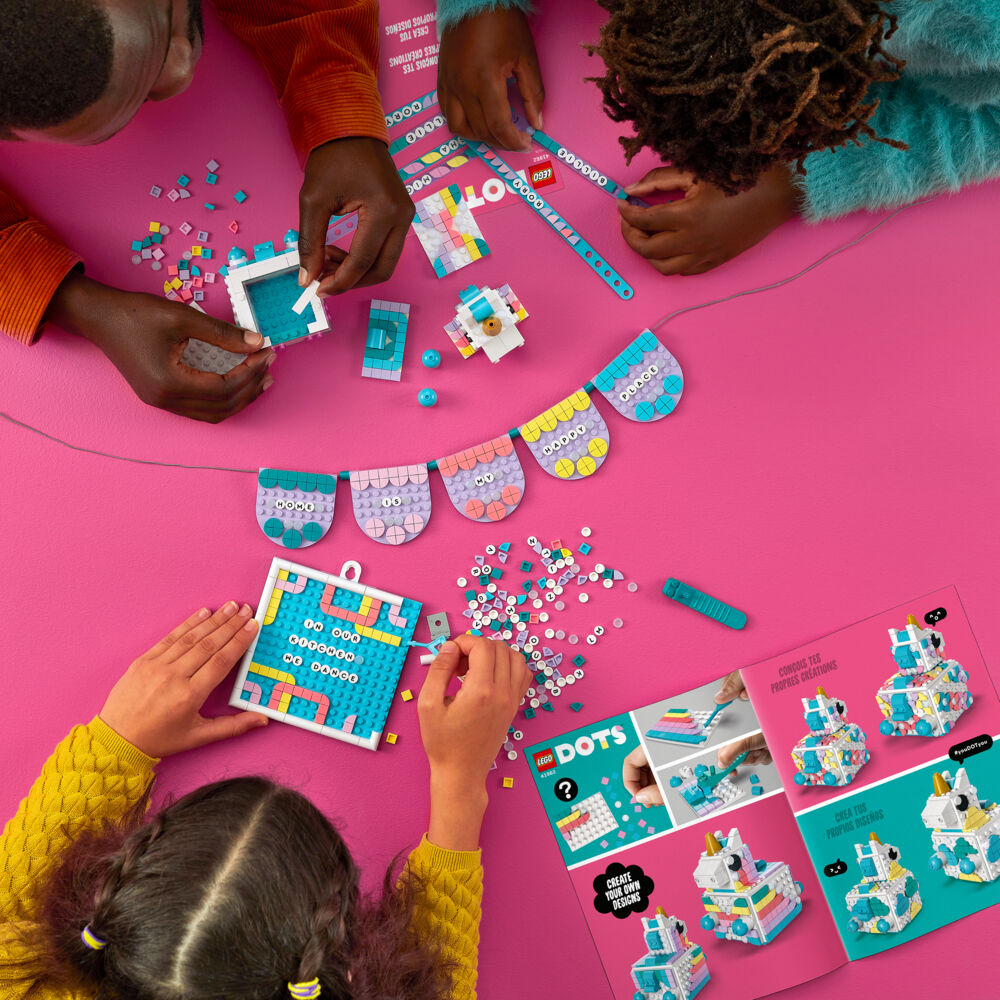 Produkt miniatyrebild LEGO® DOTS 41962 Kreativ familiepakke med enhjørning