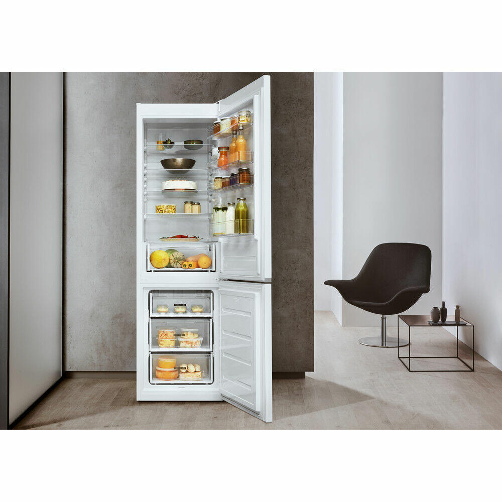 Produkt miniatyrebild Whirlpool W5 911E W kombiskap